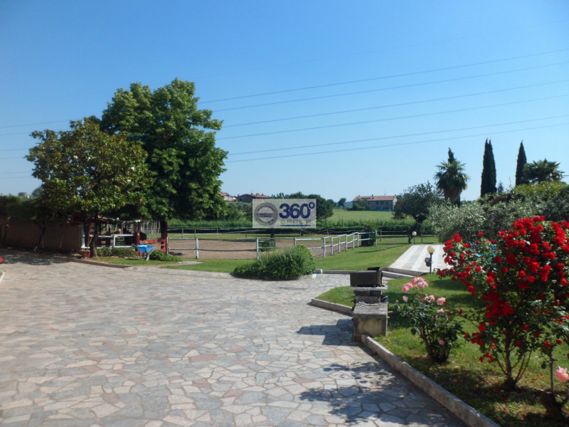 Immagine 15 di Casa indipendente in vendita  in Via Tito Speri a Corte Franca