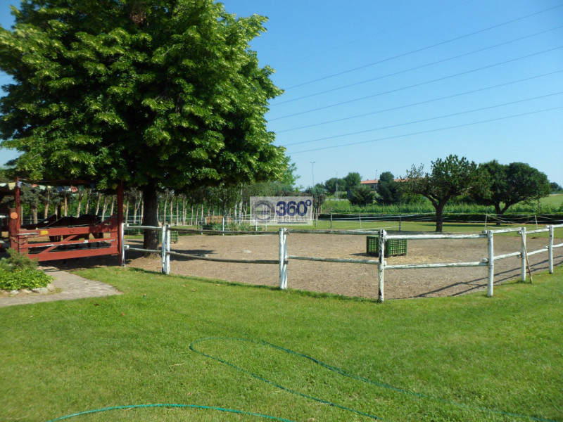 Immagine 18 di Casa indipendente in vendita  in Via Tito Speri a Corte Franca