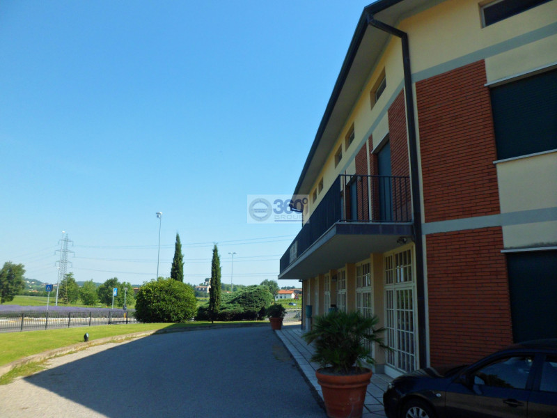 Immagine 22 di Casa indipendente in vendita  in Via Tito Speri a Corte Franca