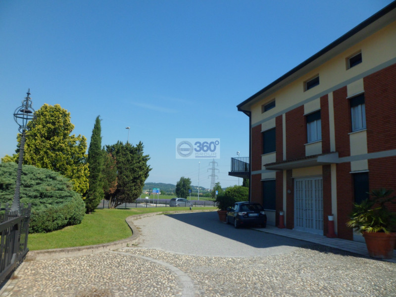 Immagine 23 di Casa indipendente in vendita  in Via Tito Speri a Corte Franca