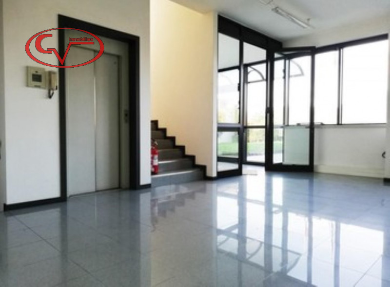 Immagine 2 di Negozio in vendita  in laterina a Laterina Pergine Valdarno