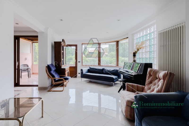 Immagine 3 di Villa in vendita  in Via Pierfranco Bonetti a Roma