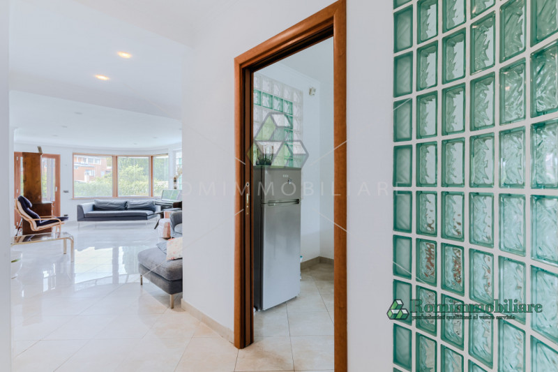 Immagine 4 di Villa in vendita  in Via Pierfranco Bonetti a Roma