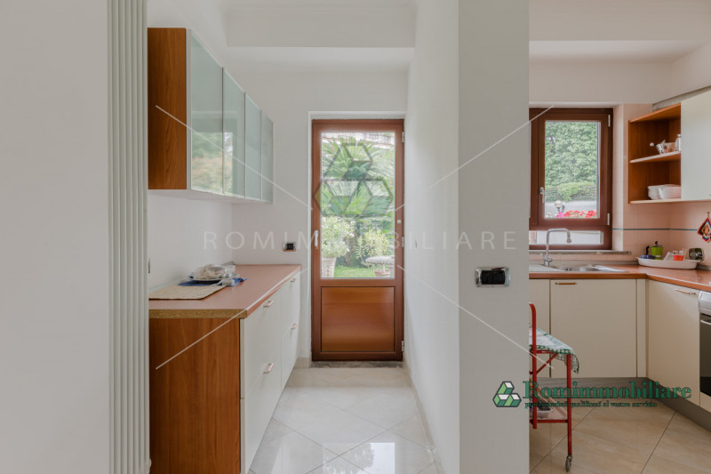 Immagine 6 di Villa in vendita  in Via Pierfranco Bonetti a Roma