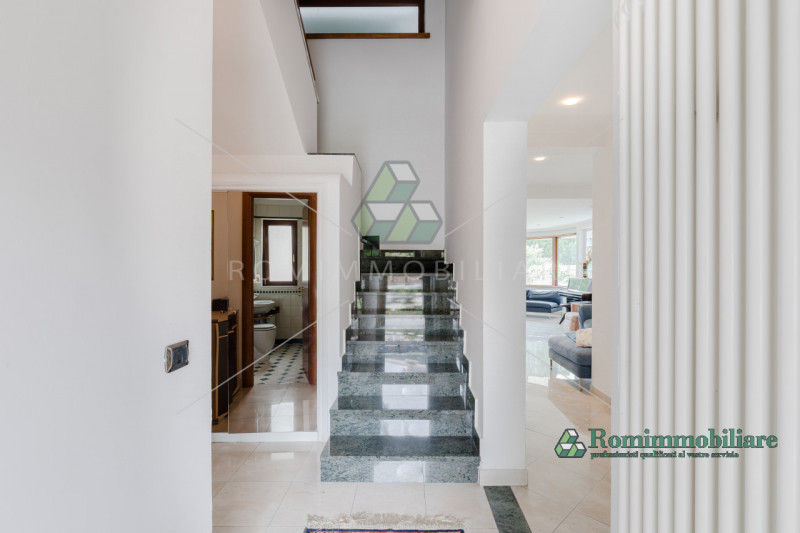 Immagine 8 di Villa in vendita  in Via Pierfranco Bonetti a Roma