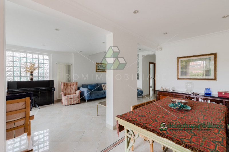 Immagine 10 di Villa in vendita  in Via Pierfranco Bonetti a Roma