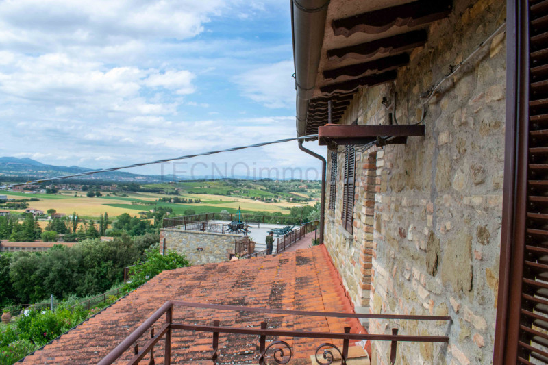 Immagine 24 di Rustico / casale in vendita  in via dell'acquedotto a Torgiano