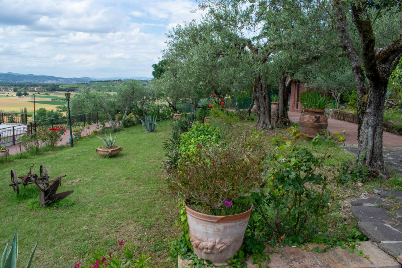 Immagine 48 di Rustico / casale in vendita  in via dell'acquedotto a Torgiano