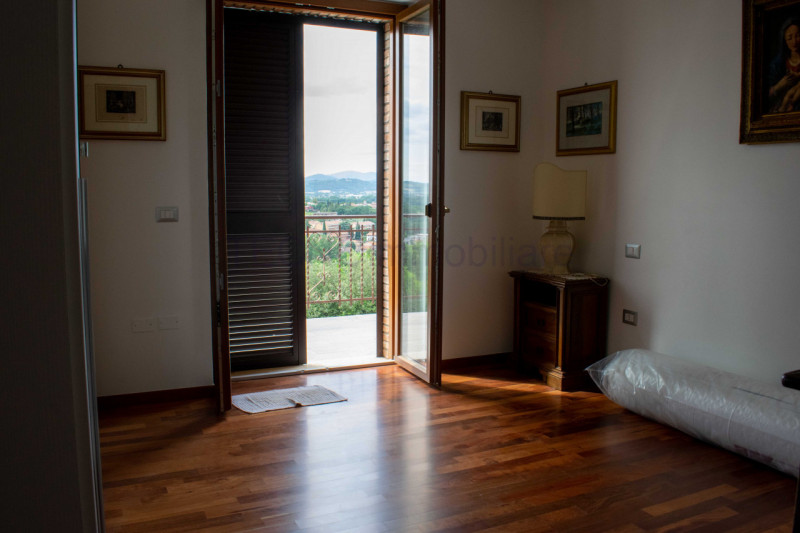 Immagine 66 di Rustico / casale in vendita  in via dell'acquedotto a Torgiano