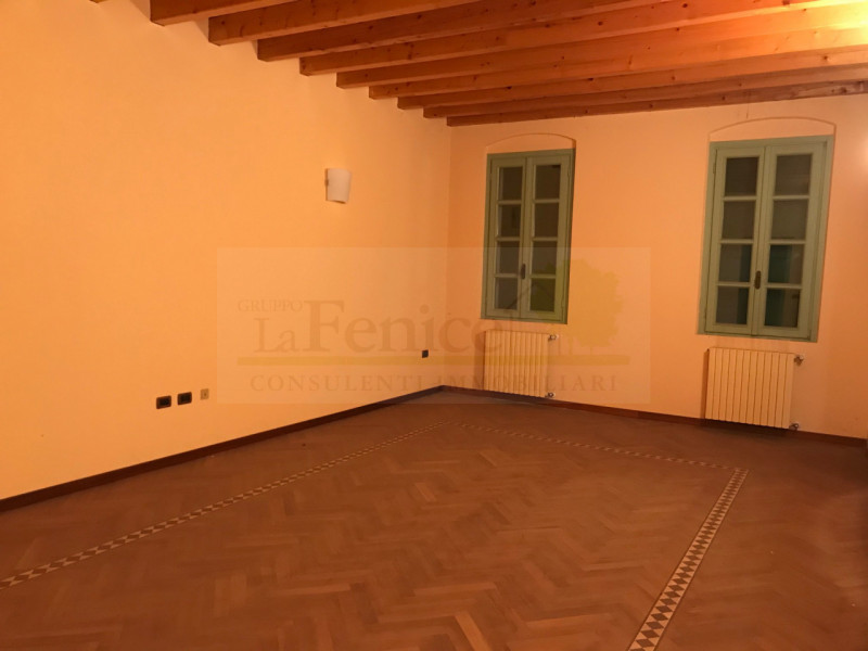 Immagine 4 di Rustico / casale in vendita  in Via Mantova, 37 a Castel Goffredo