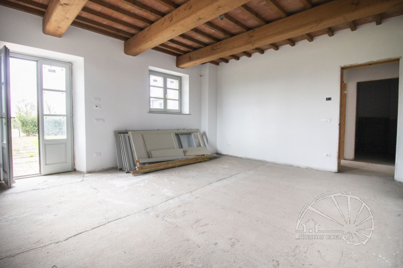 Immagine 2 di Rustico / casale in vendita  in Via Per le Case Nuove a Prato