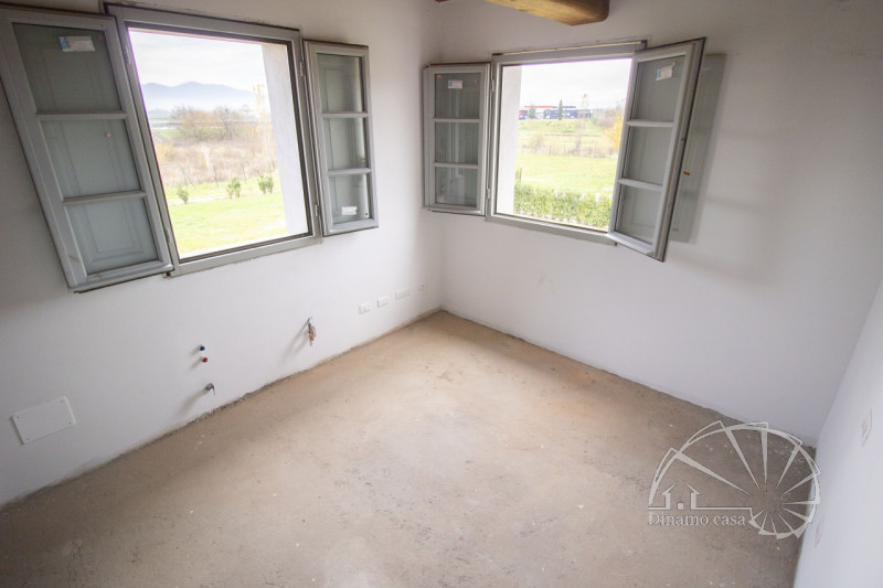 Immagine 4 di Rustico / casale in vendita  in Via Per le Case Nuove a Prato