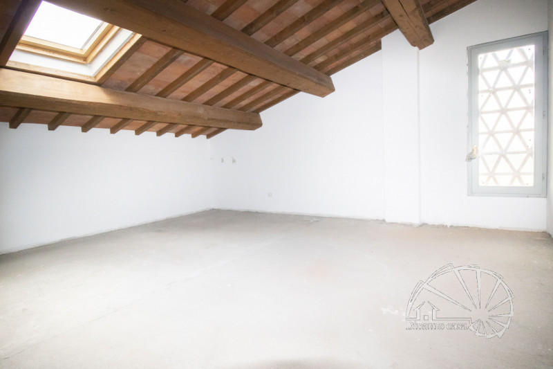 Immagine 6 di Rustico / casale in vendita  in Via Per le Case Nuove a Prato