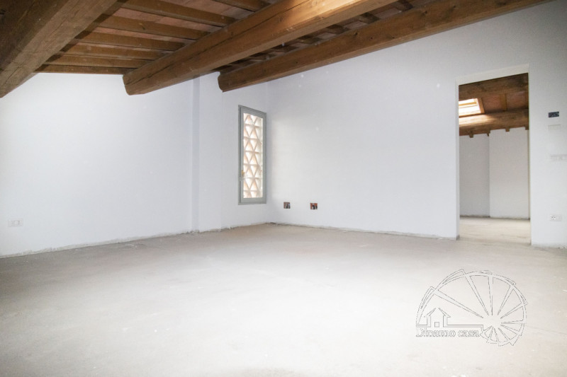 Immagine 7 di Rustico / casale in vendita  in Via Per le Case Nuove a Prato