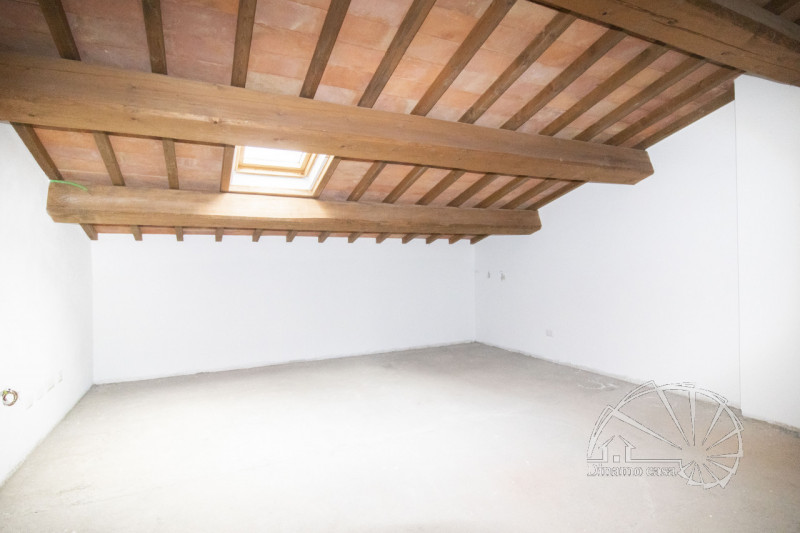 Immagine 17 di Rustico / casale in vendita  in Via Per le Case Nuove a Prato