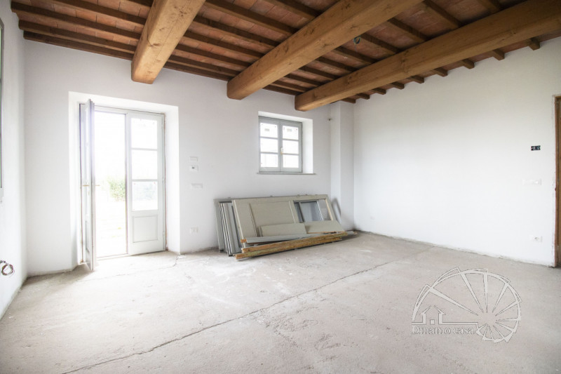 Immagine 18 di Rustico / casale in vendita  in Via Per le Case Nuove a Prato