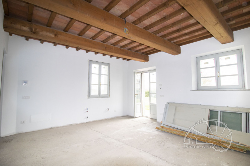 Immagine 23 di Rustico / casale in vendita  in Via Per le Case Nuove a Prato