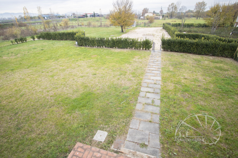 Immagine 27 di Rustico / casale in vendita  in Via Per le Case Nuove a Prato