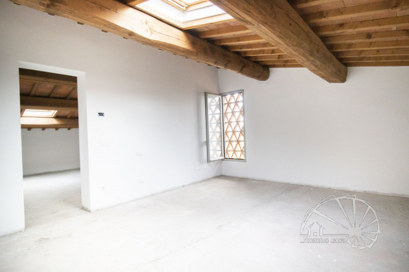 Immagine 29 di Rustico / casale in vendita  in Via Per le Case Nuove a Prato