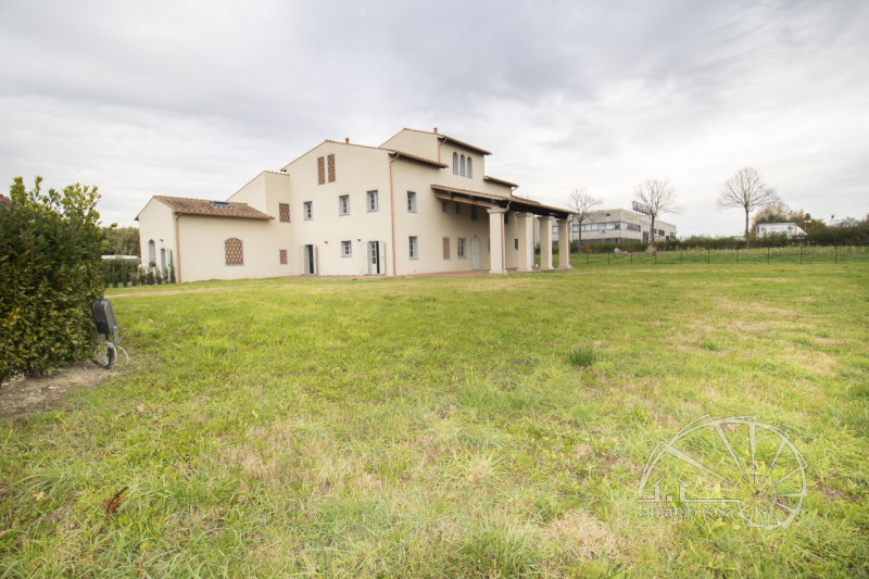 Immagine 33 di Rustico / casale in vendita  in Via Per le Case Nuove a Prato