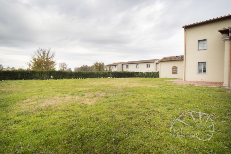 Immagine 35 di Rustico / casale in vendita  in Via Per le Case Nuove a Prato