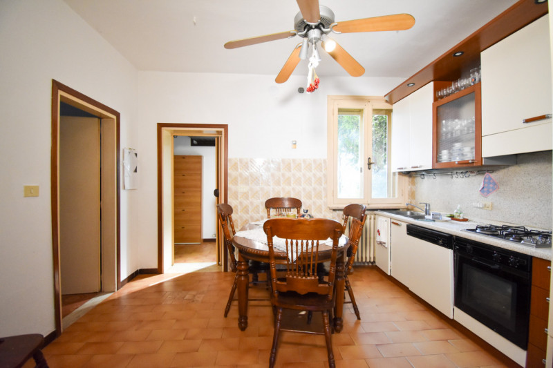 Immagine 8 di Appartamento in vendita  in Via Cavour 2 a Terrazzo