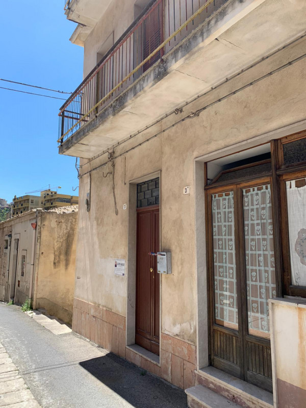 Immagine 7 di Casa indipendente in vendita  in Via Tirella a Modica