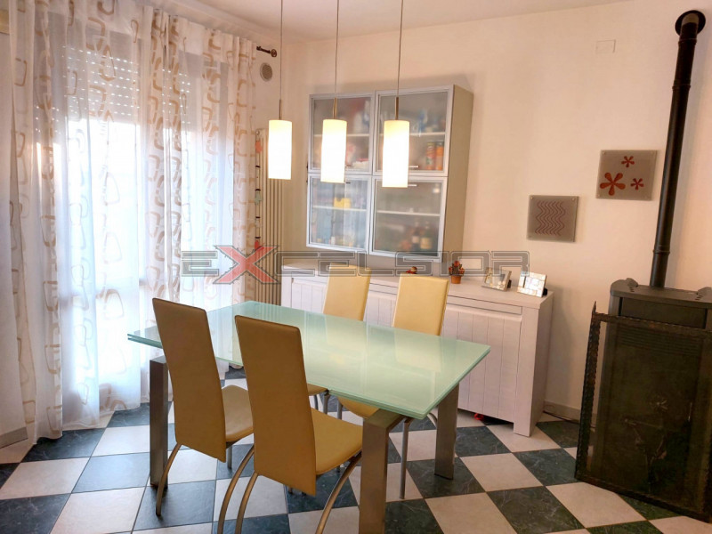 Immagine 3 di Casa bifamiliare in vendita  in C.so Mazzini, 7 a Papozze