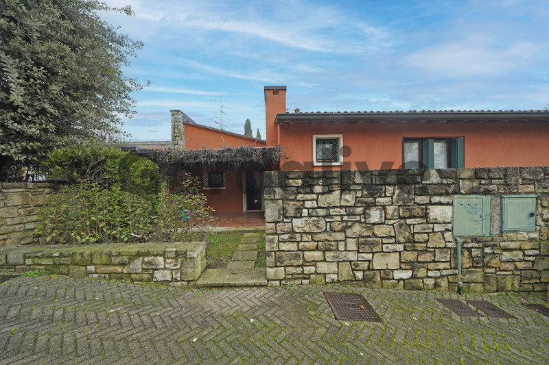 Immagine 3 di Villetta a schiera in vendita  in via X giornate 150 a Soiano Del Lago