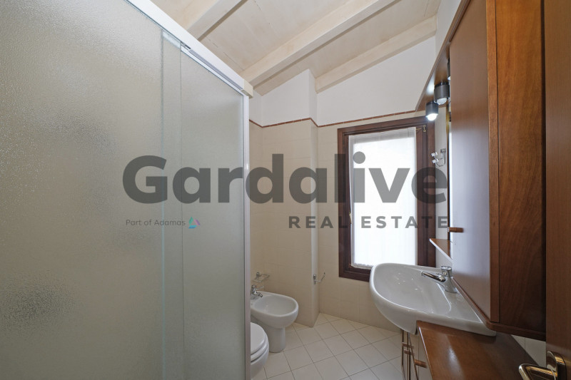 Immagine 28 di Villetta a schiera in vendita  in via X giornate 150 a Soiano Del Lago