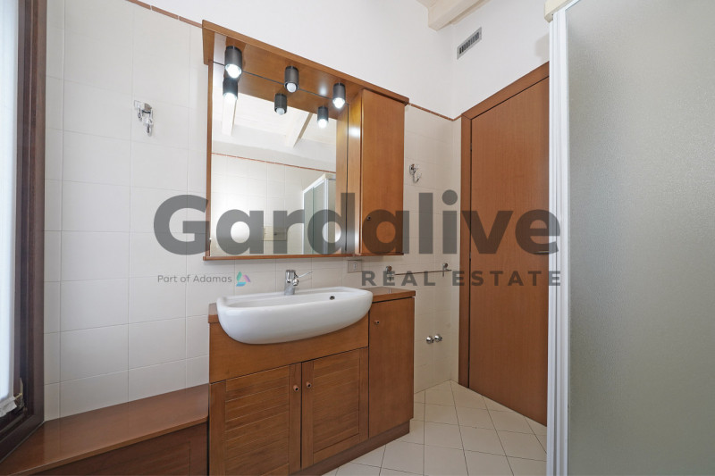 Immagine 29 di Villetta a schiera in vendita  in via X giornate 150 a Soiano Del Lago