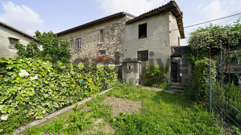 Immagine 5 di Rustico / casale in vendita  in Via Belvedere a Calvagese Della Riviera