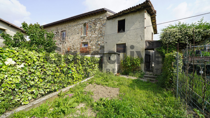 Immagine 6 di Rustico / casale in vendita  in Via Belvedere a Calvagese Della Riviera