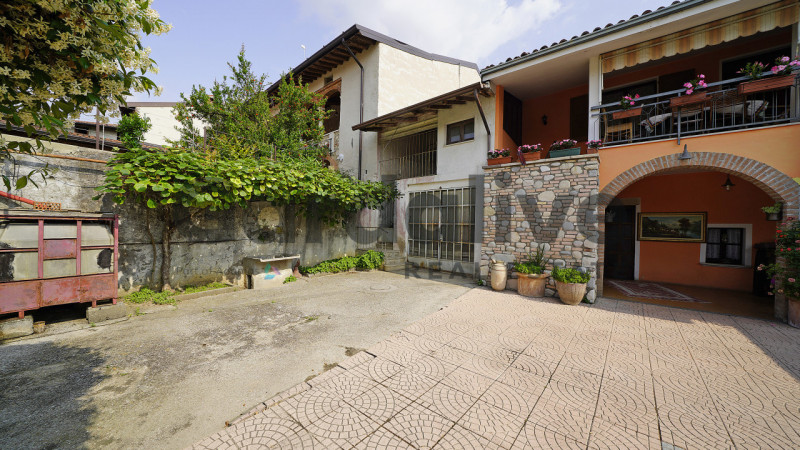 Immagine 9 di Rustico / casale in vendita  in Via Belvedere a Calvagese Della Riviera