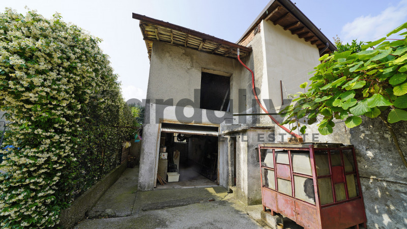 Immagine 11 di Rustico / casale in vendita  in Via Belvedere a Calvagese Della Riviera