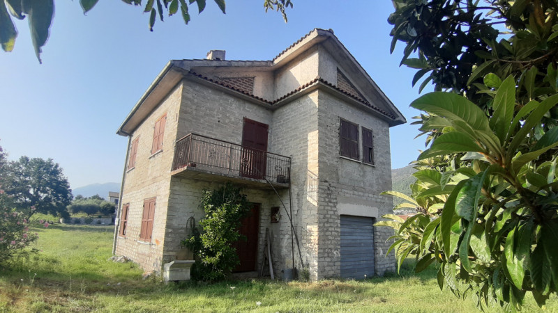 Immagine 9 di Casa indipendente in vendita  a Posta Fibreno