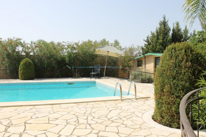 Immagine 3 di Villa in vendita  a Matino