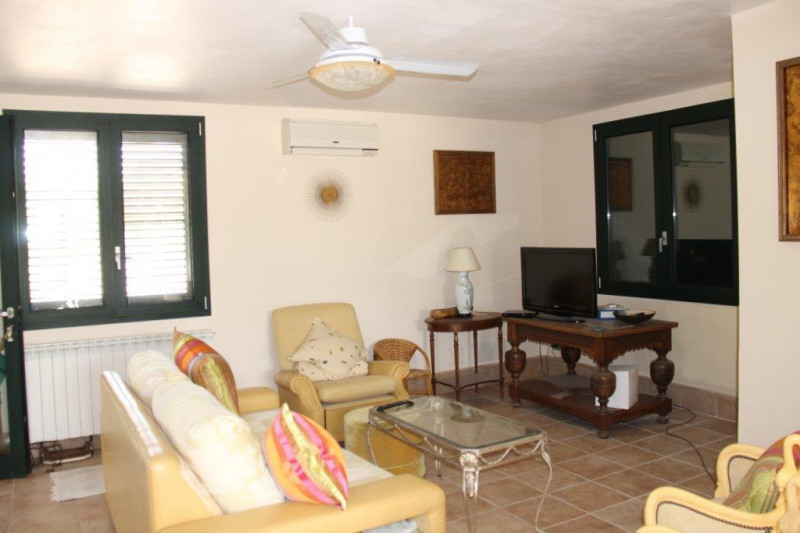 Immagine 9 di Villa in vendita  a Matino