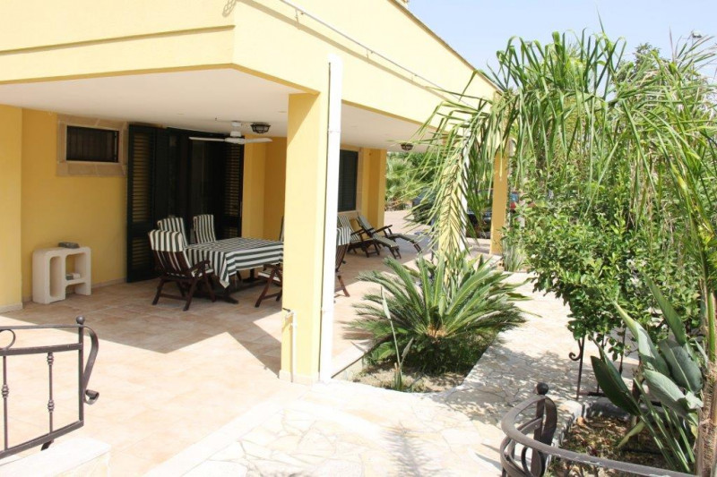 Immagine 11 di Villa in vendita  a Matino