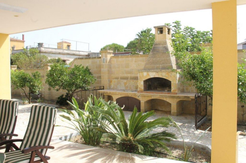 Immagine 12 di Villa in vendita  a Matino