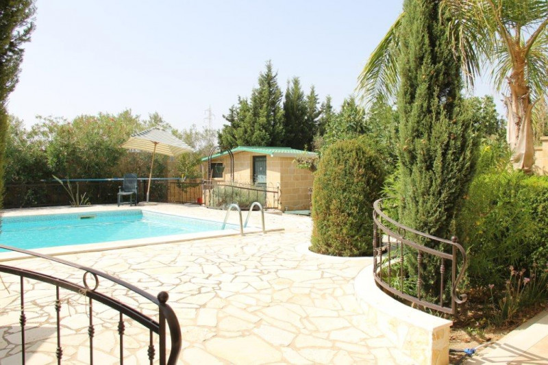 Immagine 14 di Villa in vendita  a Matino