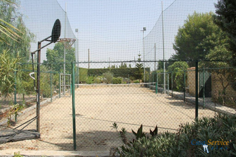 Immagine 21 di Villa in vendita  a Matino