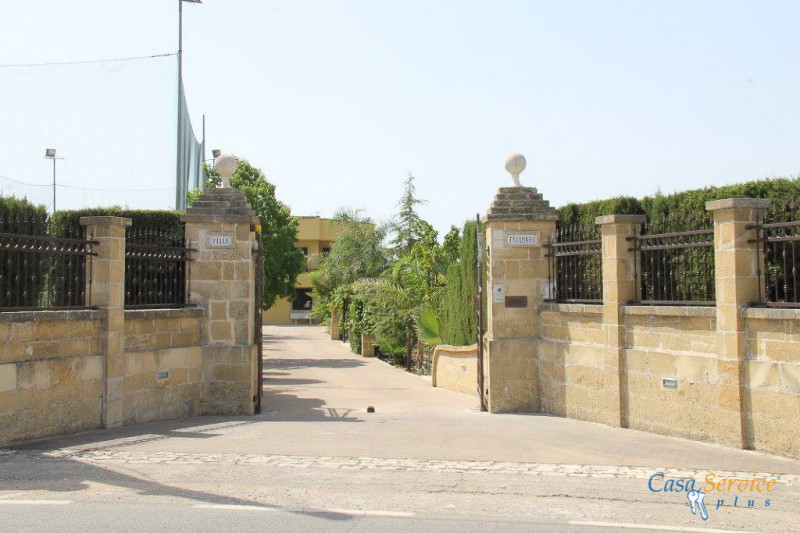 Immagine 36 di Villa in vendita  a Matino