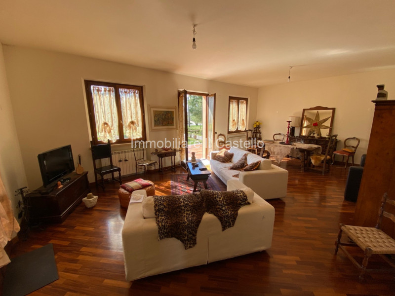 Immagine 11 di Villa in vendita  in via soccorso a Castiglione Del Lago