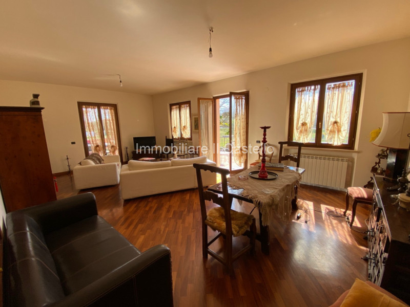 Immagine 12 di Villa in vendita  in via soccorso a Castiglione Del Lago