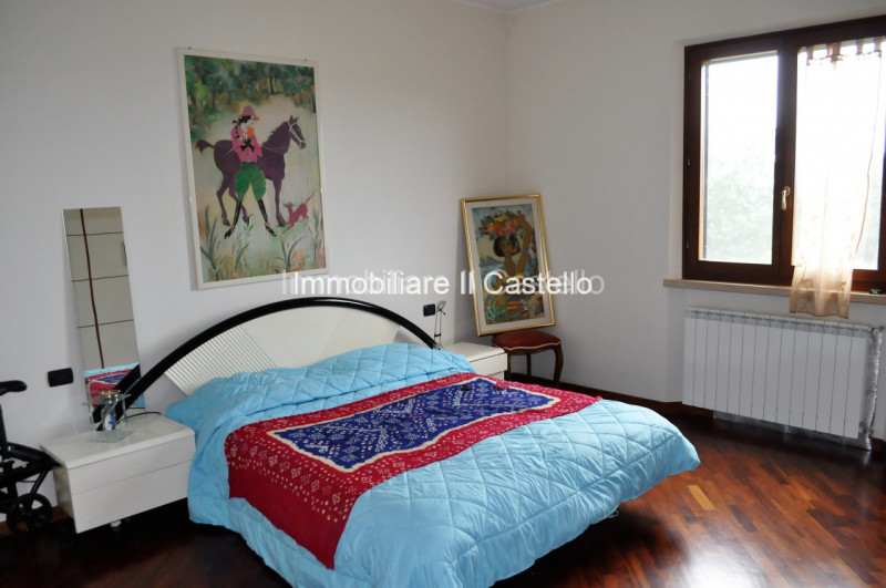 Immagine 18 di Villa in vendita  in via soccorso a Castiglione Del Lago