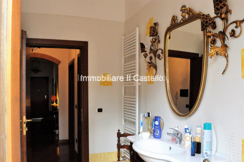 Immagine 19 di Villa in vendita  in via soccorso a Castiglione Del Lago