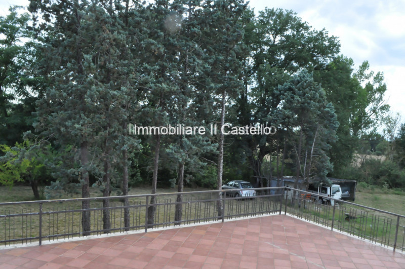 Immagine 25 di Villa in vendita  in via soccorso a Castiglione Del Lago