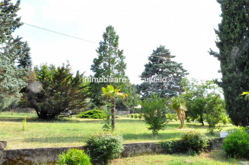 Immagine 28 di Villa in vendita  in via soccorso a Castiglione Del Lago