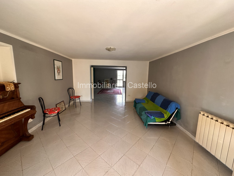 Immagine 40 di Villa in vendita  in via soccorso a Castiglione Del Lago